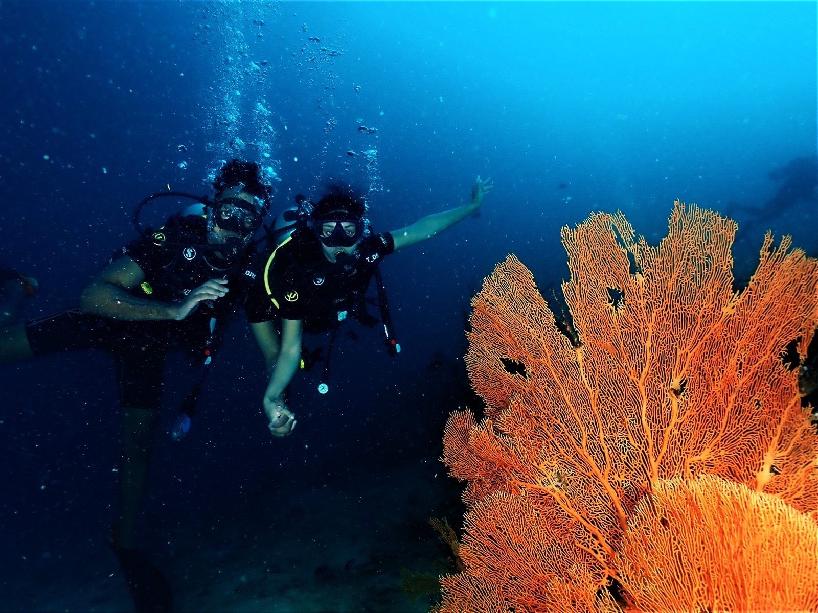 Roshni under the water